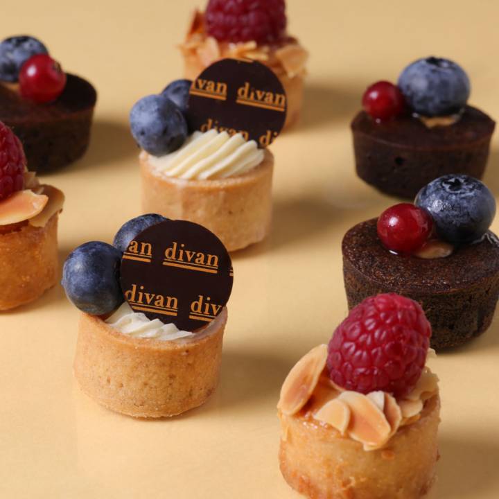 Divan Petit Four və Hədiyyə Qutuları